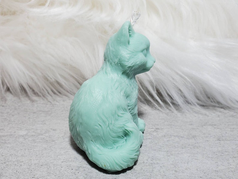 Cat candle: custom color and scent, 100% soy wax, kitty. image 5