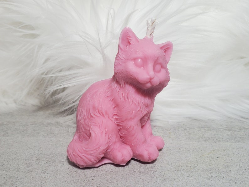 Cat candle: custom color and scent, 100% soy wax, kitty. image 4
