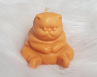 Grumpy Cat Shaped Candle: Custom scent and color, Soy wax, kitty.