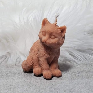Cat candle: custom color and scent, 100% soy wax, kitty. image 2