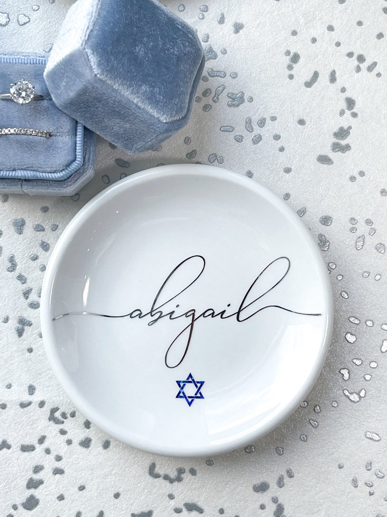 Personalized Hanukkah Holiday Gift for Her, Star of David Hanukkah Dreidel Ring Dish, Chanukah Jewelry Dish Gift, Jewish Holiday Gift image 3