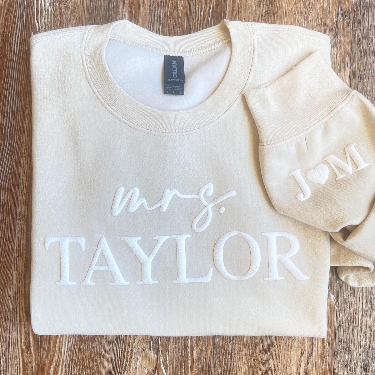 Personalized Puff Mrs Sweatshirt, Puffy Mrs Sweatshirt With Sleeve Initials, Wedding Gift for Bride, Engagement Party Gift - Etsy