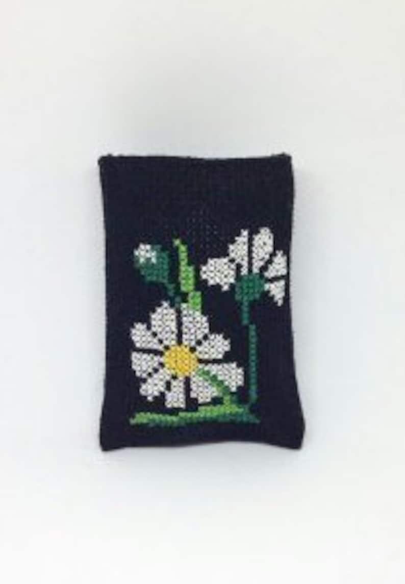 Lavender Sachet-Hanging Cross Stitch Sachet-Lavender Bag with Flowers-Hosewarming Gift Fresh Lavender Bud-Floral Gift-Daisy Lavender Sachet