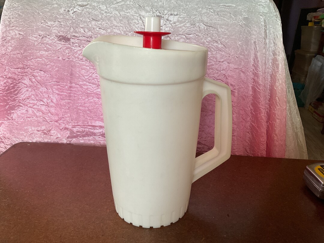 1 Quart Tupperware Pitcher Etsy
