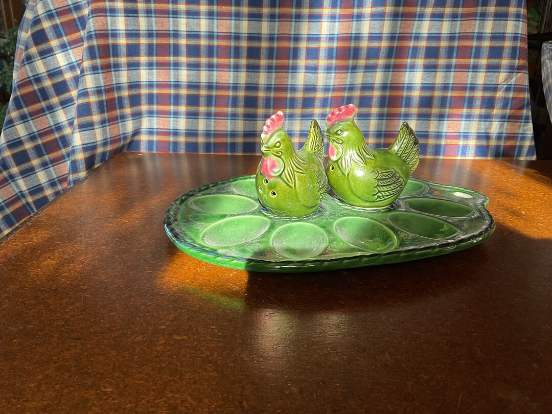 Chicken Egg Tray With Salt an Pepper Shakers Etsy