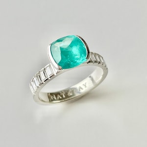 Weißgoldring mit natürlichem Turmalin in Minenform (Paraiba) und Diamanten