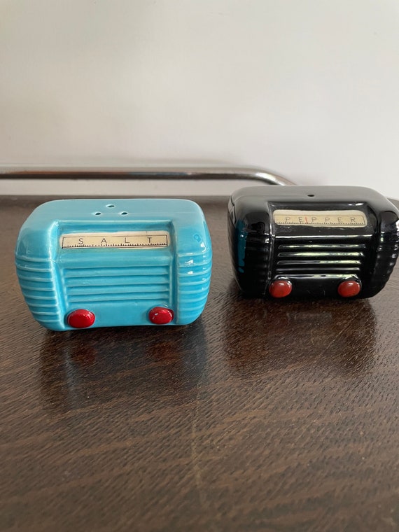 Vintage 80s Radio Salt and Pepper Shakers by Vendor - Etsy