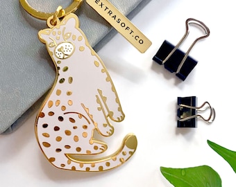Snow Leopard Keychain | White - Gold Metal Keyring - Big Cat Gift - Zoo Animal - Safari - Cheetah - Jaguar - Leopard Print - Tiger Charm