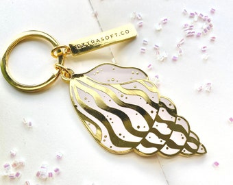 Conch Shell Keychain | Gold - Tiger Conch - Metal Keyring - Cute Sea Jewelry - Statement Piece - Snail - Beach - Sea - Ocean - Marine