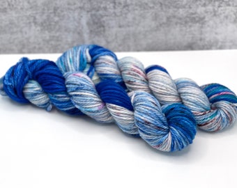 Birthstone Collection SEPTEMBER-SAPPHIRE,  Superwash, BULKY, Speckled, Variegated, Indie Dyer, Blue, Aqua, White, Hand Dyed Yarn