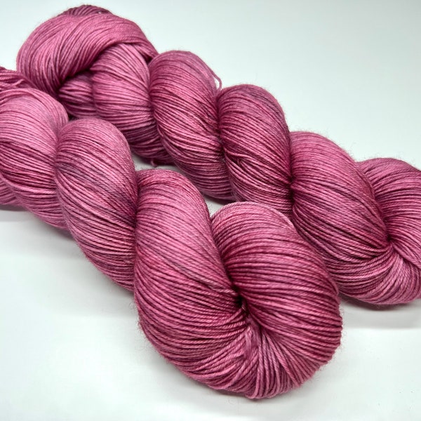 MAUV-ELOUS,  Fingering Weight, Blue Faced Leicester, Indie Dyer, Pink, Mauve, Sock Yarn, Hand Dyed Yarn