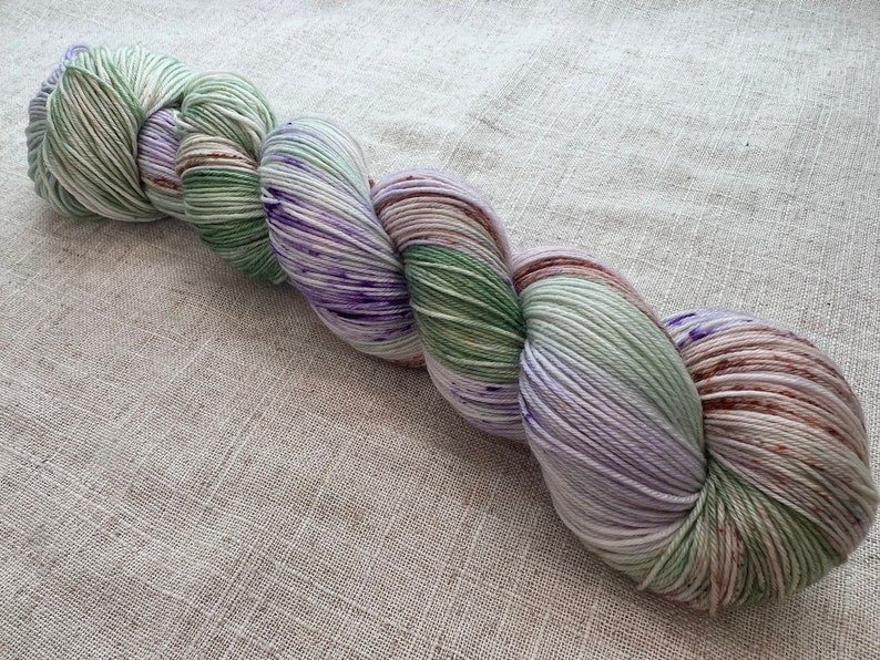 FERNLEAF, Superwash, 2 Base Options, Speckled, Tonal, Indie Dyer, Violet, Purple, Green, Brown, Hand Dyed Yarn image 4