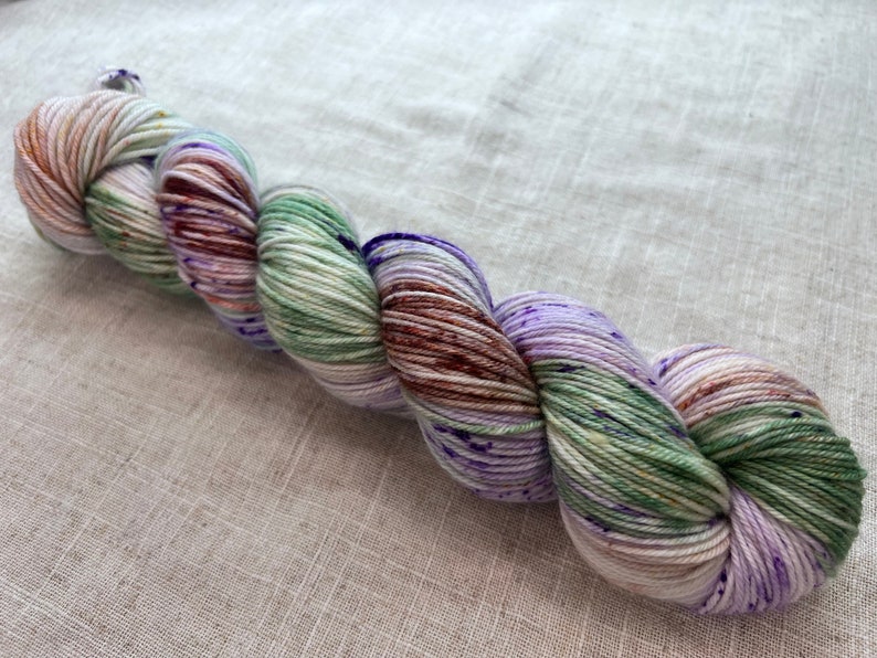 FERNLEAF, Superwash, 2 Base Options, Speckled, Tonal, Indie Dyer, Violet, Purple, Green, Brown, Hand Dyed Yarn image 5