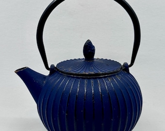 Vintage Blue Cast Iron Tetsubin Style Teapot Japanese Tea Pot Ribbed Cobalt Blue Decor