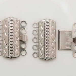 2 pcs Stainless Steel Claps Stud 20x15mm. Five Strand Necklace.