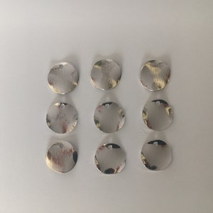 10 Pcs Brushed Rhodium Plated Wavy Disc 12mm.