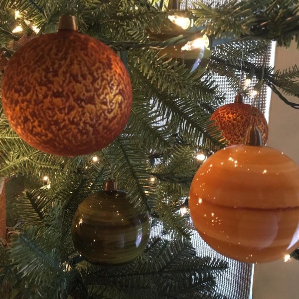 Vintage Shop - Christmas ornaments in rich, earthy tones (3 different styles, set of 5)