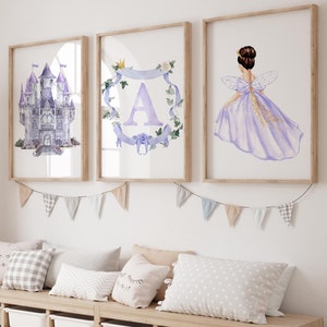 Juego de 3 impresiones de princesas para guardería, arte de pared de princesita, impresión de castillo, monograma floral de acuarela, decoración de lavanda violeta de alta calidad