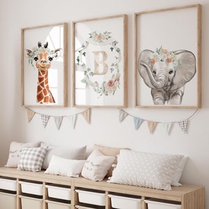 Juego de 3 impresiones de animales de safari para guardería, decoración de jungla, guardería bohemia personalizada, monograma floral de acuarela, póster de animales de safari