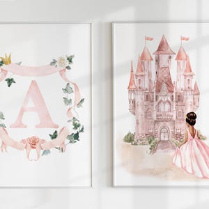 Conjunto de impresiones de princesas para guardería, arte de pared de princesita, impresión de castillo, monograma floral de acuarela, decoración de dormitorio ruborizada, impresión de alta calidad