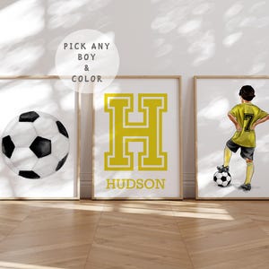 Juego de 3 cuadros de fútbol, personalizados, con inicial para dormitorio infantil, camisetas de fútbol, regalos de fútbol