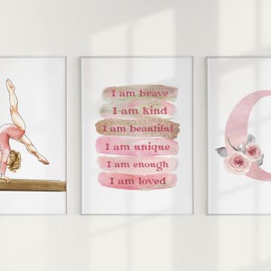Juego de 3 impresiones de gimnasia para guardería, arte de pared con afirmaciones positivas, sala de deportes, monograma floral de acuarela, decoración de alta calidad en violeta y rosa