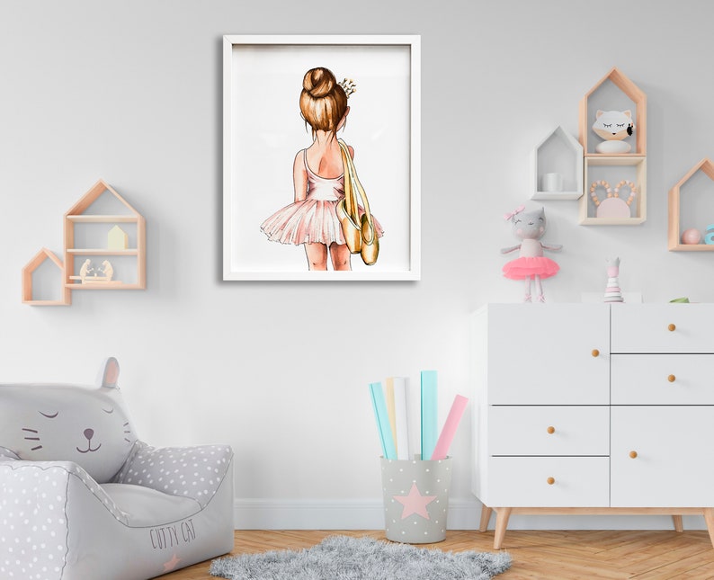 Impresión de vivero de bailarina, arte de pared de bailarina rosa rubor, cartel de dormitorio de niña pequeña bailarina rubia, decoración de vivero de acuarela suave neutra imagen 2