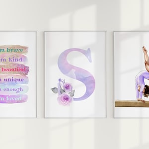 Conjunto de 3 impressões de ginástica para berçário, arte de parede com afirmações positivas, sala de esportes, monograma floral em aquarela, decoração roxa rosa de alta qualidade