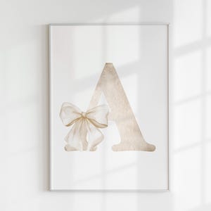 Estampado de acuarela con iniciales en color crema y lazo, decoración de guardería con estampado de nombre de niña, arte de pared con monograma personalizado, dormitorio infantil con nombre personalizado DIGITAL