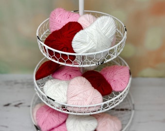Yarn Heart Decor – Farmhouse Valentine’s Day Heart, Rustic Valentine Accent