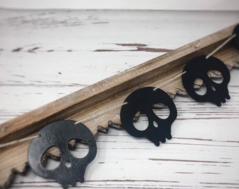 Skull Banner – Rustic Wooden Halloween Garland, Farmhouse Fall Mantel Decor