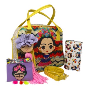 Mexican artesanal handbag with hand painted coin purse, wallet and frida kahlo tassel. bolsa mexicana artesanal con accesorios hecho a mano