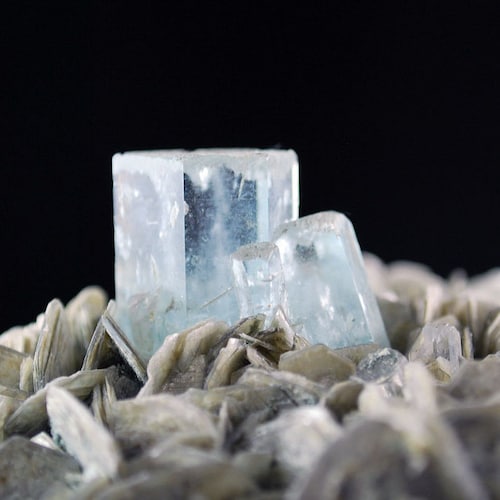 アルバイトのアクアマリンクリスタル - Etsy 日本