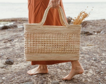 Mercado Straw Basket Tote, straw beach bag, straw toes, summer straw bags, summer straw totes, straw tote bag, beach tote bag