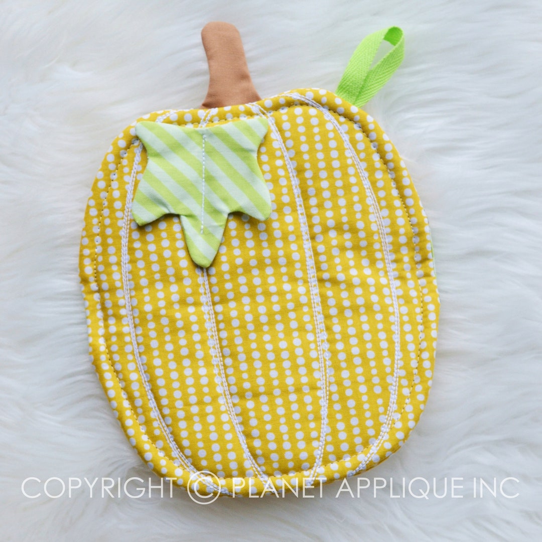In the Hoop Pumpkin Potholder Mug Rug Design for Machine Embroidery ...