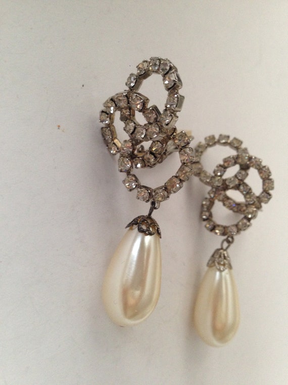 Vintage Genuine Rhinestone clip earrings with oval