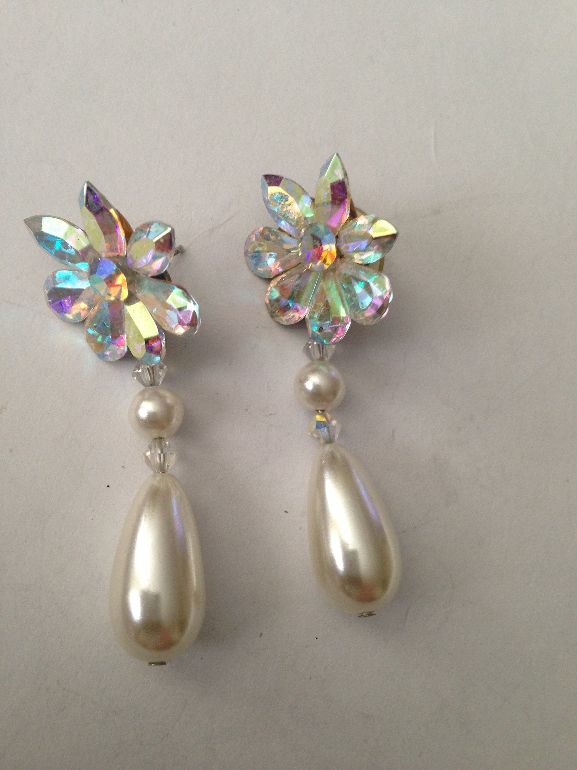 1980's Designer Vintage Genuine Colored Crystal post earrings with oval dangling pearl