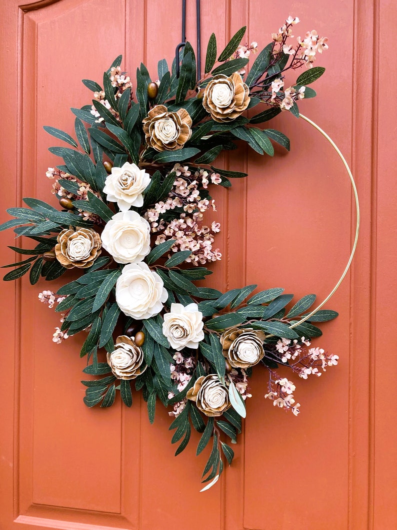 Modern hoop wreath, Wood flowers wreath, Front door décor, Housewarming gift, Cozy room décor image 7