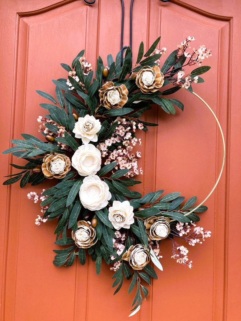 Modern hoop wreath, Wood flowers wreath, Front door décor, Housewarming gift, Cozy room décor image 2