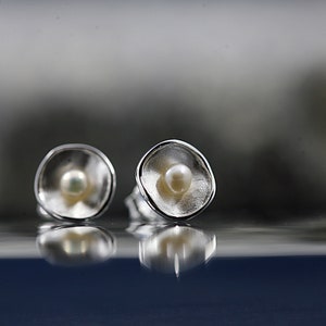 925 silver stud earrings with pearl 925 gold-plated silver stud earrings image 1