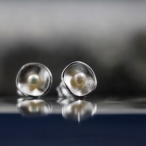 925 silver stud earrings with pearl 925 gold-plated silver stud earrings image 2