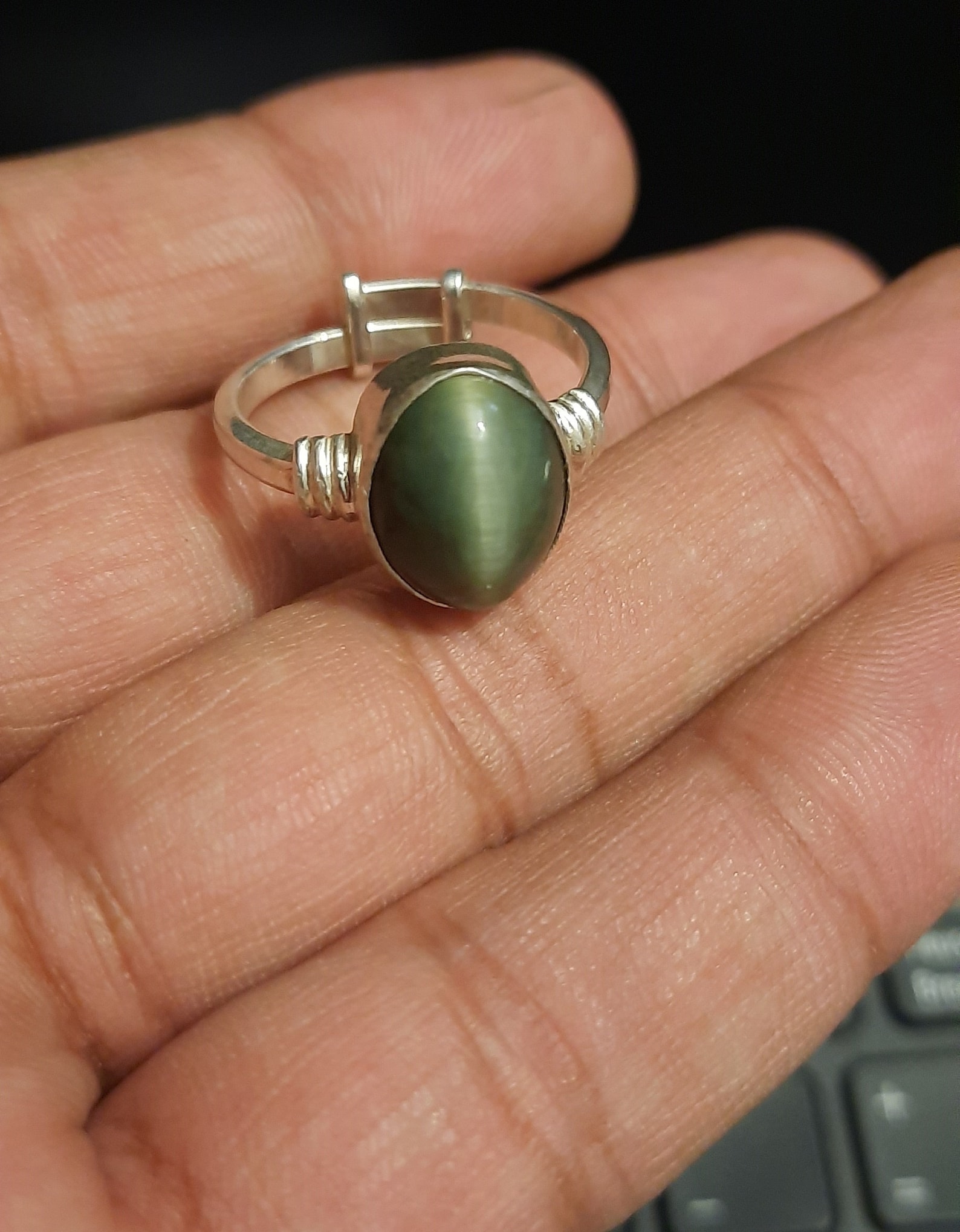 11.30 Carat Natural Cats Eye Stone With Lab Certified At Rs 00/carat