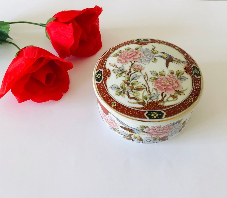 Fine Art Flowers Birds 9x5cm, Sugar Bowl Medium Ceramic Lidded Pot Dish VINTAGE CERAMIC Asian Floral Bird Lidded POT Trinket Dish