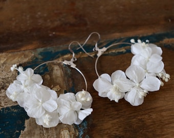 Stabilized Flowers Creole earrings White , Bohemian wedding Creole hydrangea White