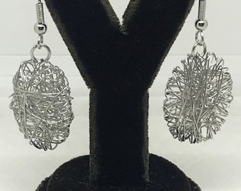 Vintage wirework dangling earrings.