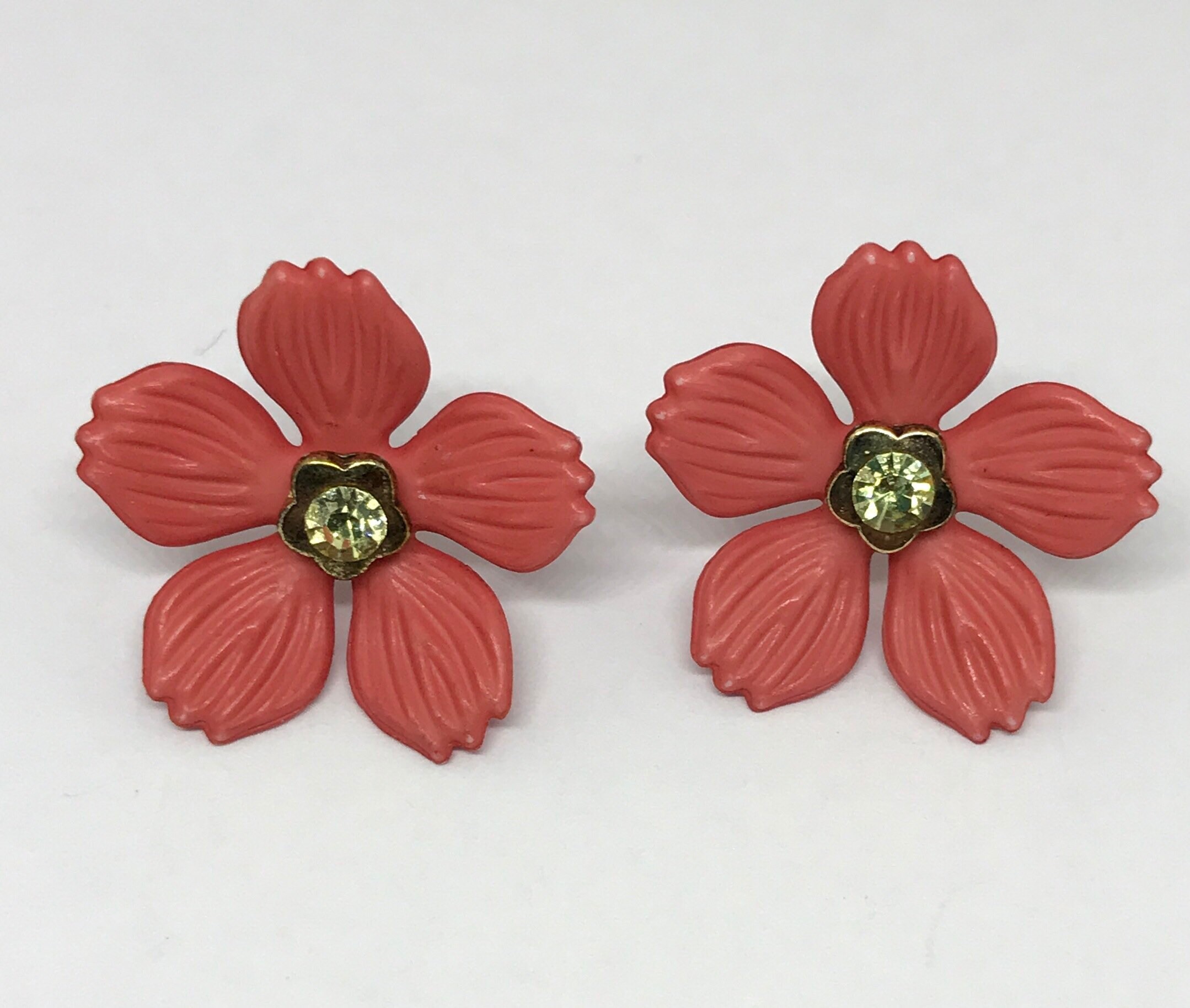 Plastic flower deals earrings