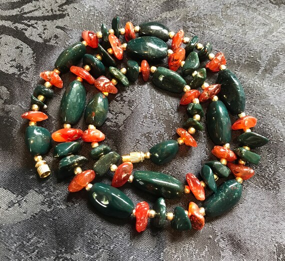 Vintage green and orange agate necklace. - image 10