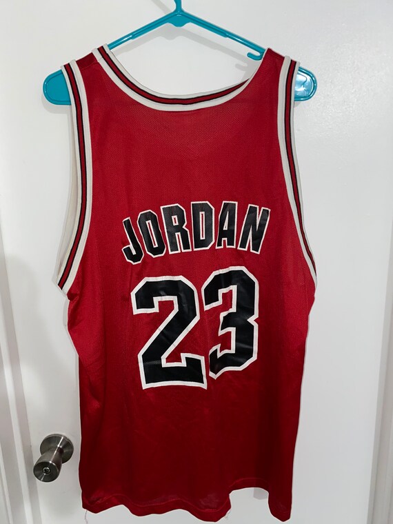 Vintage Chicago Bulls Michael Jordan #23 Jersey.