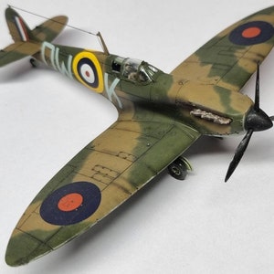 Spitfire MK Ia from Airfix in 1/72 scale professionally built