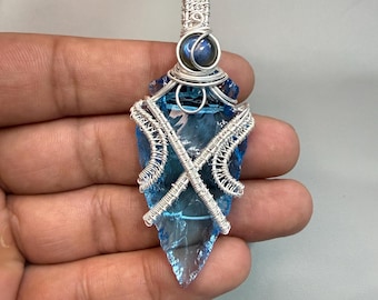 Colgante de punta de flecha de topacio azul con alambre envuelto, joyería bohemia de cobre y labradorita, collar de plata hecho a mano, regalo para ella.